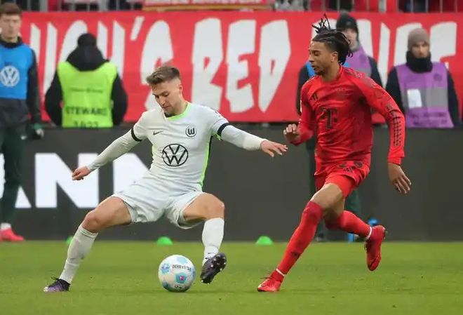 沃尔夫斯堡新星助球队击败云达不莱梅，稳坐榜首的简单介绍