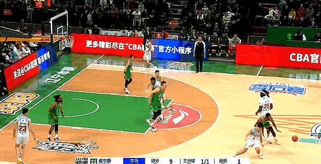 争议犯规判罚,成为赛后热议 争议犯规判罚,成为赛后热议