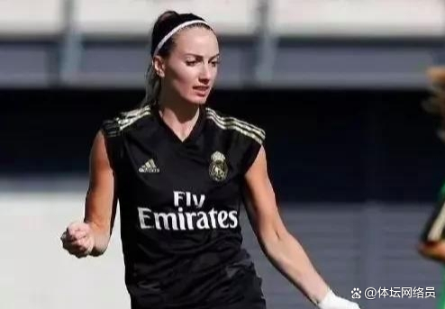 开云体育官方网站-包含国际体育精彩瞬间！女子足球运动员英姿飒爽的词条