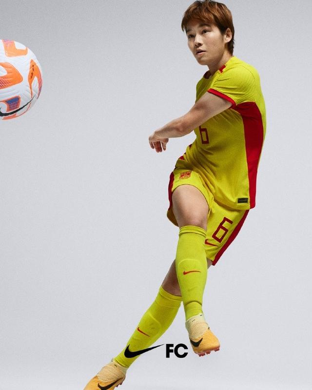 包含国际体育精彩瞬间!女子足球运动员英姿飒爽的词条 包含国际体育精彩瞬间!女子足球运动员英姿飒爽的词条