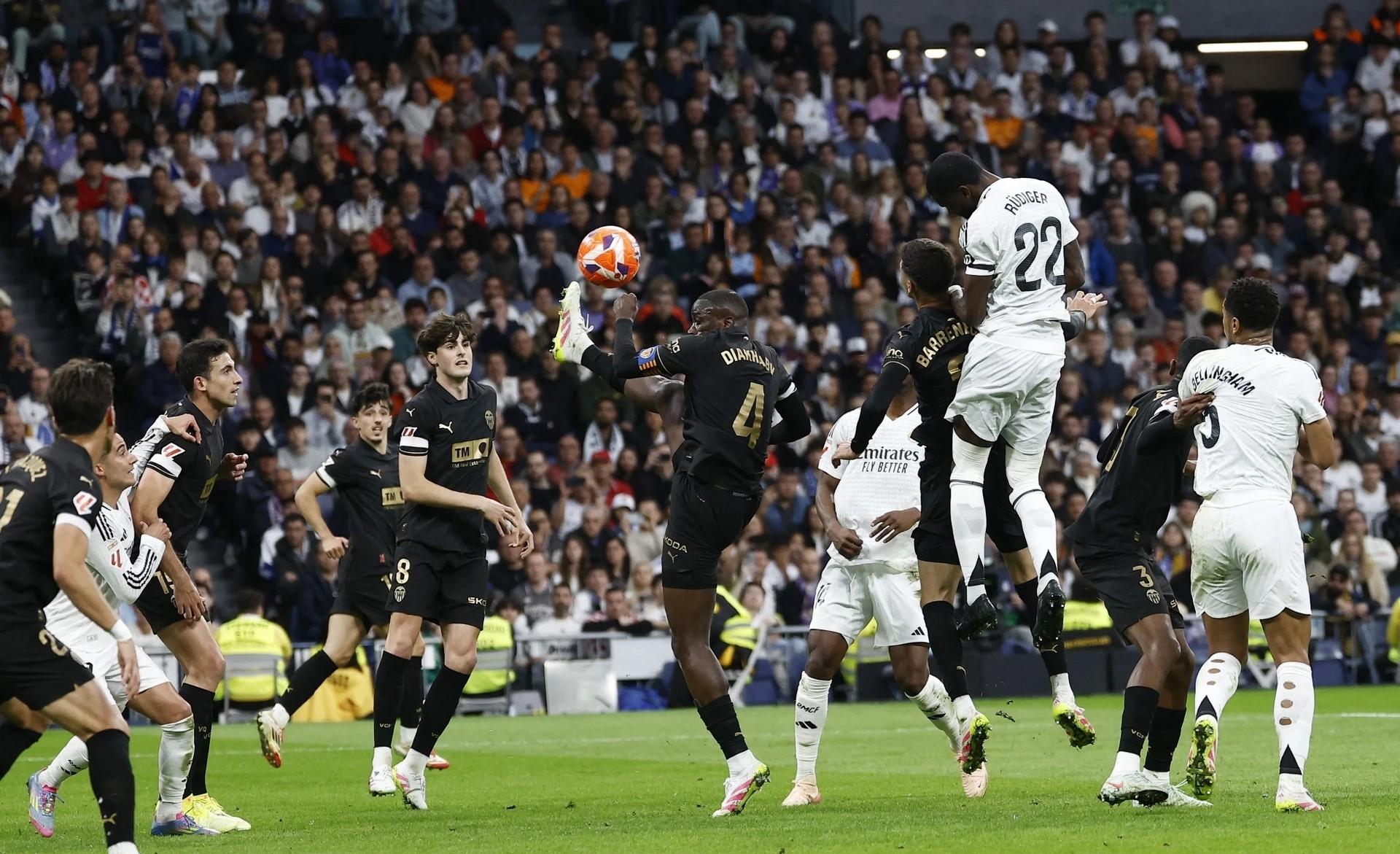 开云体育app-瓦伦西亚告捷，攻破淘汰赛障碍