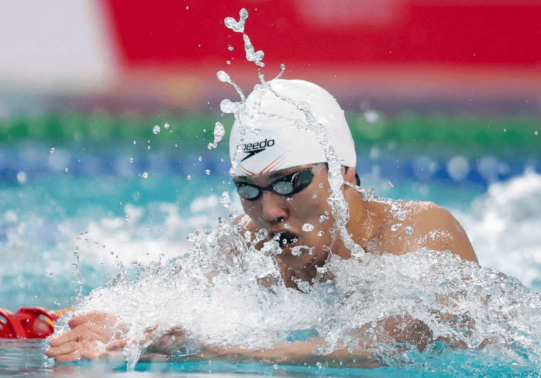 开云体育APP下载-关于游泳选手冲刺最后一刻，逆转夺冠令人惊讶的信息