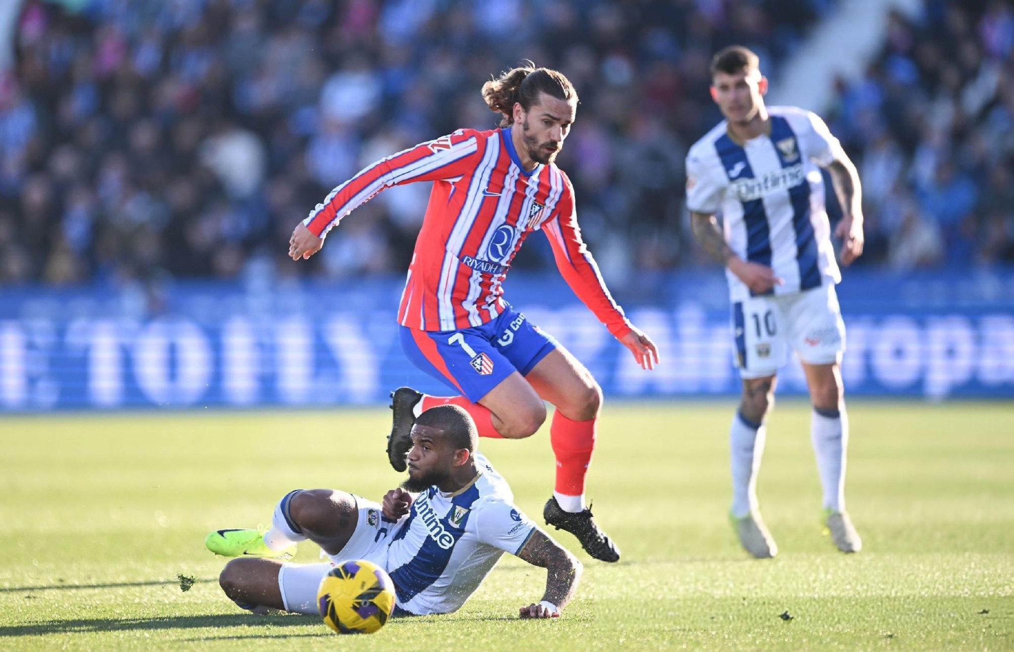 开云体育入口-尼斯主场惨败，领头羊巴黎继续领榜的简单介绍