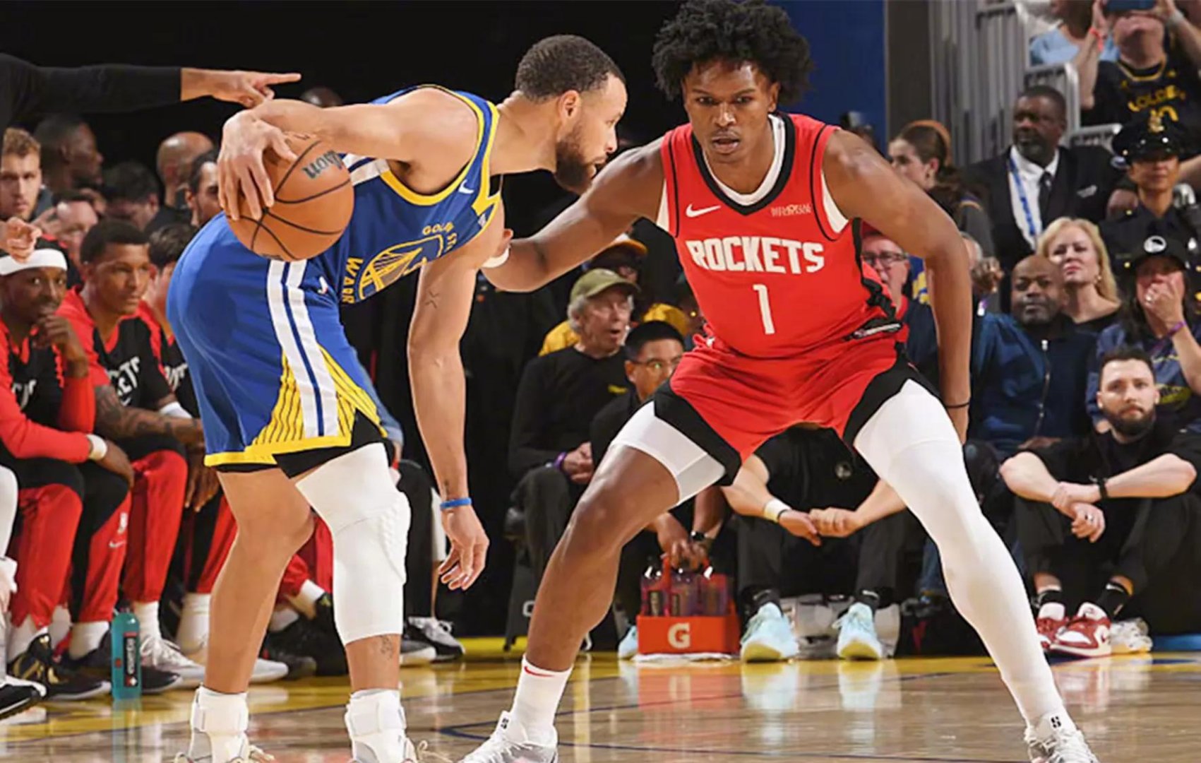 包含火箭巨头连续砍下高分,助球队轻松胜出的词条 包含火箭巨头连续砍下高分,助球队轻松胜出的词条