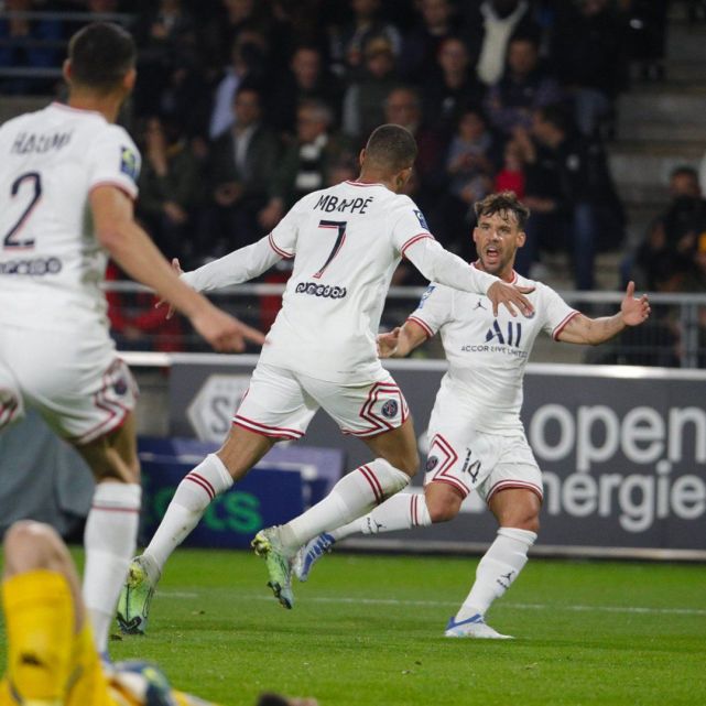 关于大巴黎主场-完胜,领先对手两球的信息 关于大巴黎主场-完胜,领先对手两球的信息