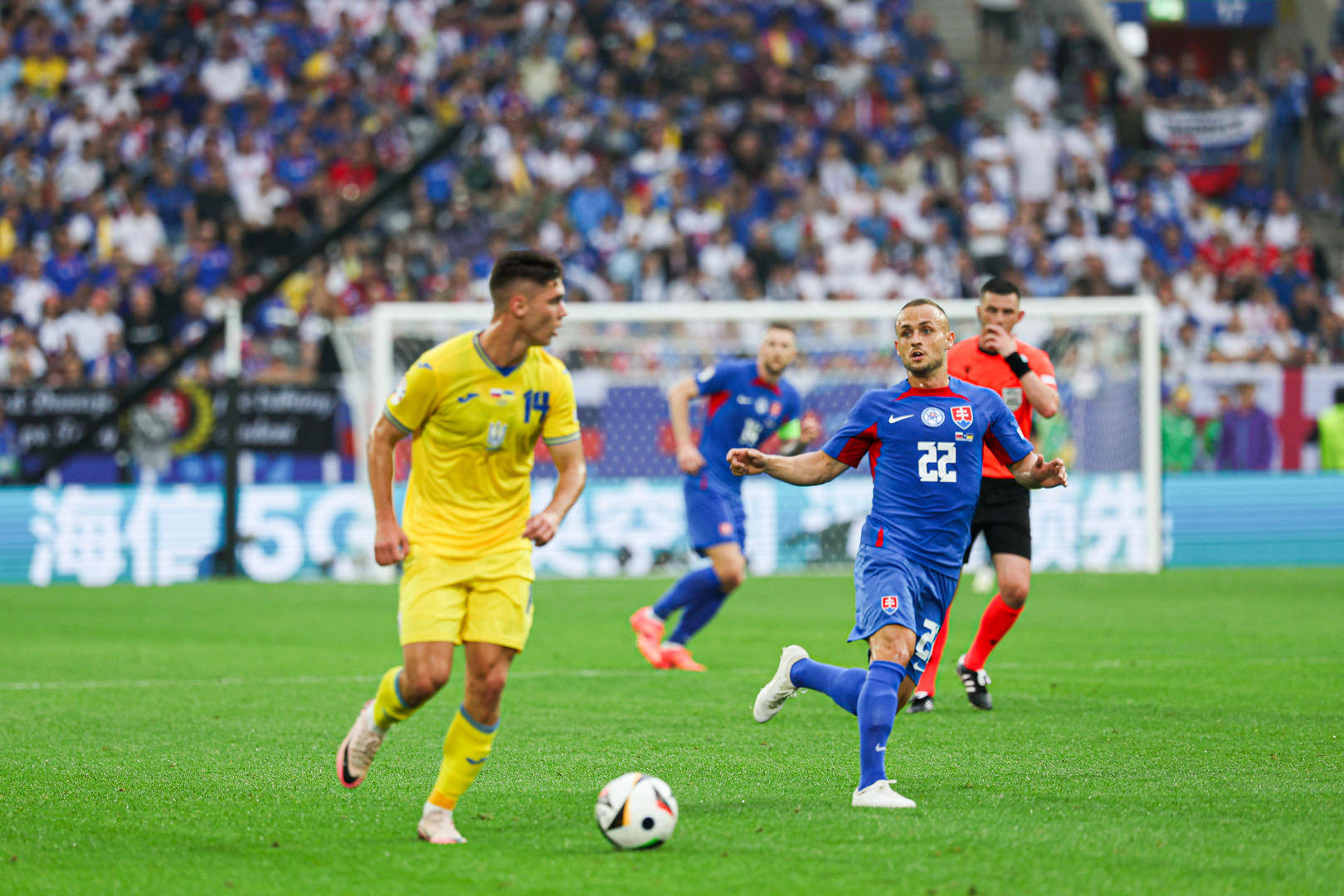 开云体育-包含斯洛伐克队备战决赛，场场必胜士气高昂的词条