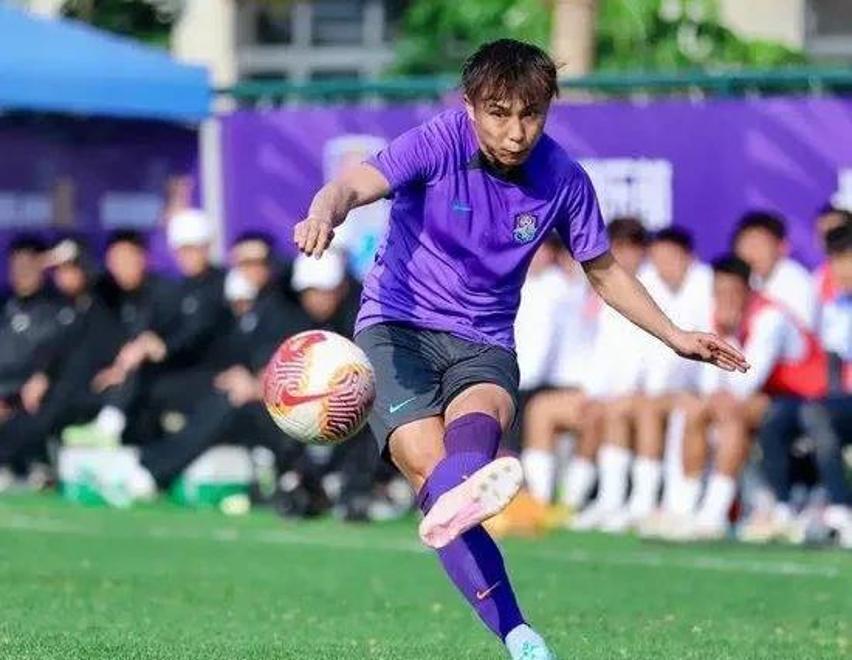 包含表现出色,球员赛场光芒四射的词条 包含表现出色,球员赛场光芒四射的词条