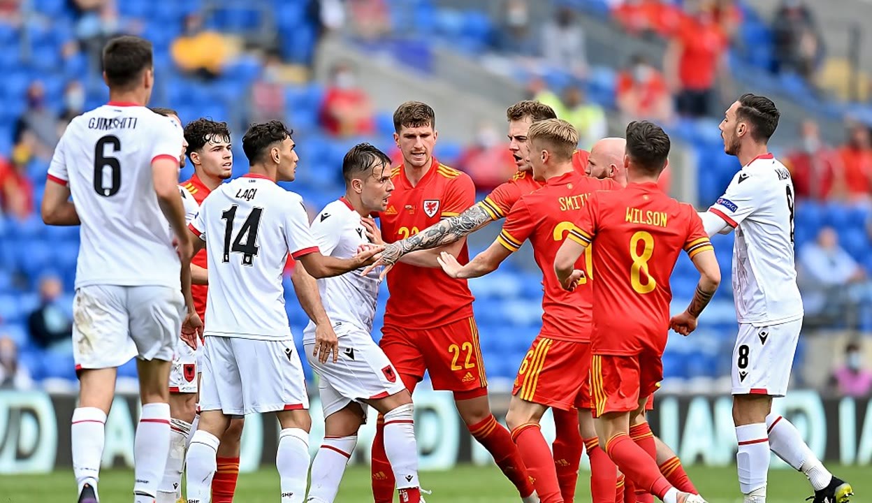 包含威尔士战胜保加利亚，小组出线前景增加的词条