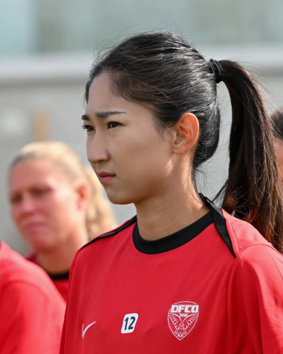 世界女足联赛盛大启幕，球迷热情参与观赛