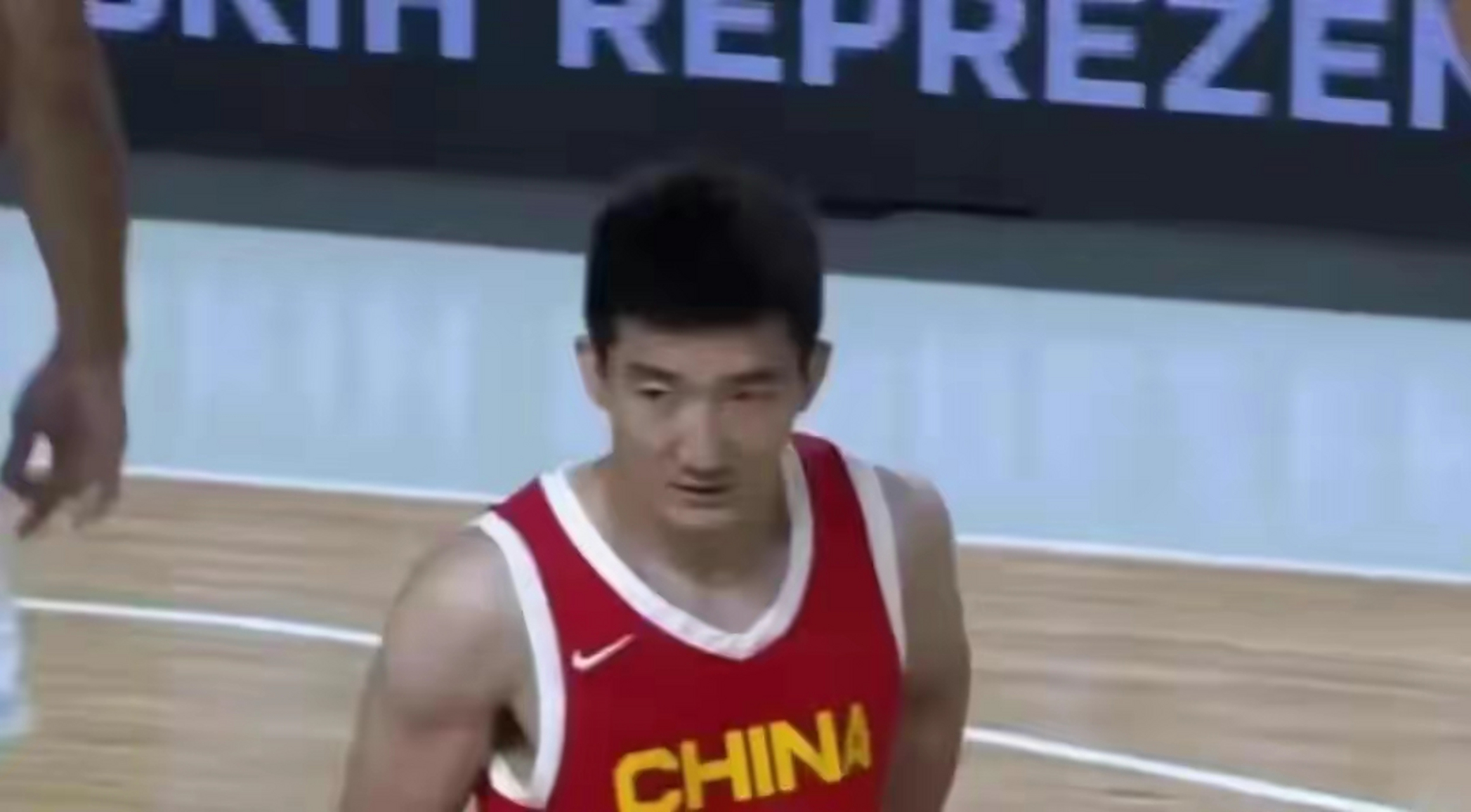 开云体育官方网站-云南男篮惊险取胜，实力逐渐显现