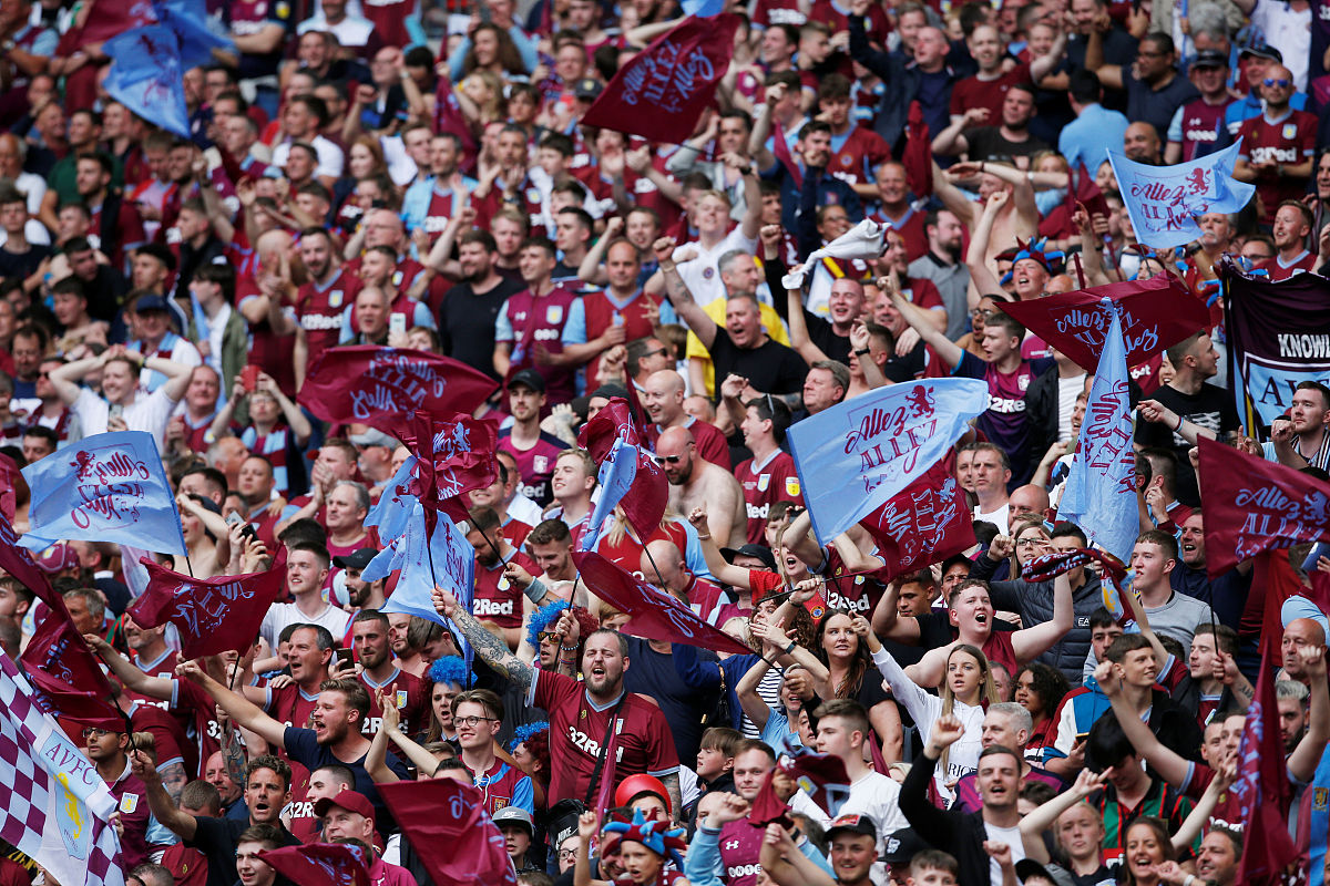 精彩足球比赛，场面热血激情不断的简单介绍