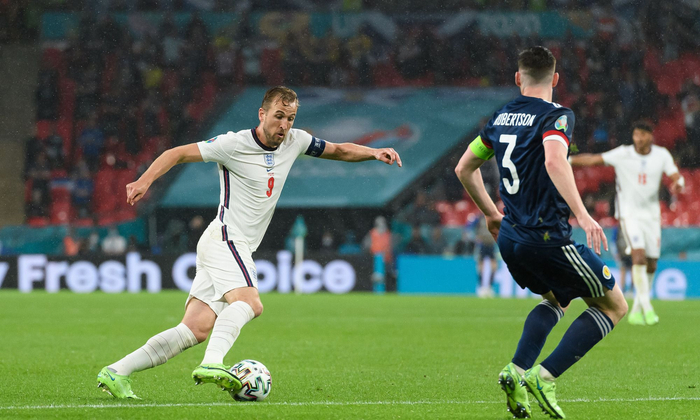 英格兰碾压法国，Bin绝境下完成绝杀峡谷大战淘汰赛，锁定晋级资格的简单介绍