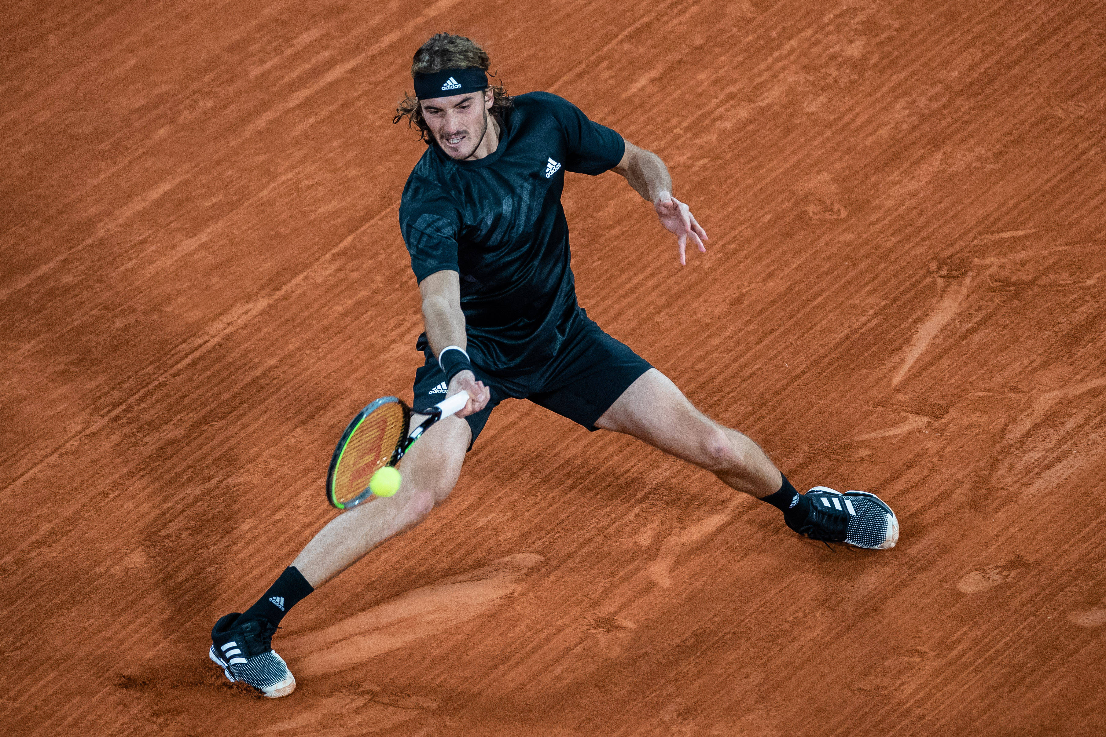 开云体育平台APP-包含德国网球队力克欧洲网球队，西西帕斯爆发神勇的词条