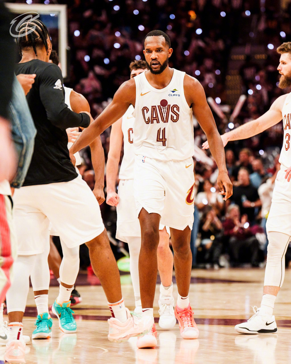 开云体育入口-关于魔术力克湖人B队，米切尔制霸全场的信息