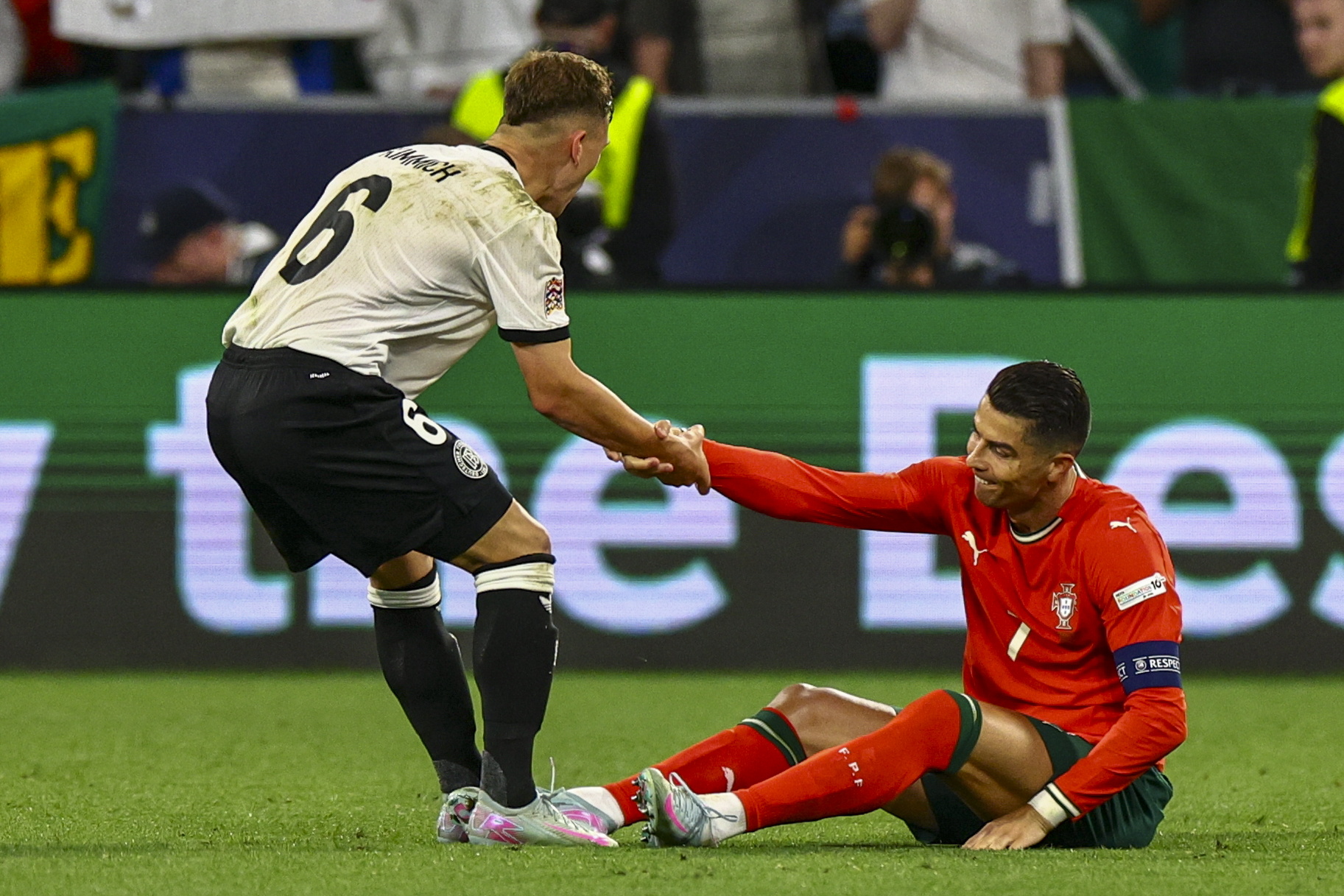 葡萄牙队绝杀瑞典队，波尔点燃赛场的简单介绍