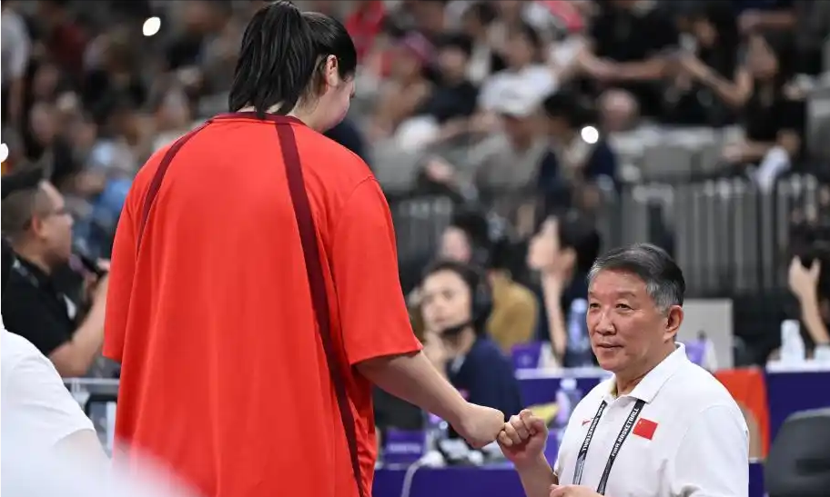日本队完胜中国队,许昕点燃赛场 日本队完胜中国队,许昕点燃赛场